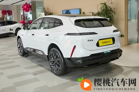 入门即满配,2026款阿维塔07能否成为25万级华为系满血SUV?-3