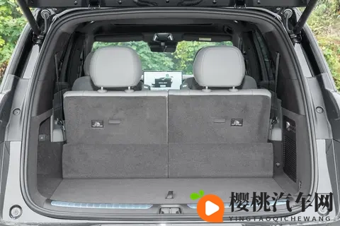 家庭出行的温馨伴侣：体验腾势N8L-2