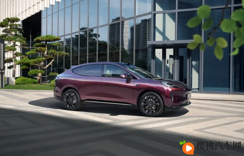 广州车展看纯电SUV,广汽昊铂HT、智己LS6谁是首选?-1