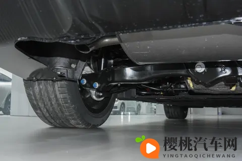 里程无忧的轿跑新姿态：东风奕派eπ007+增程版深度体验-3