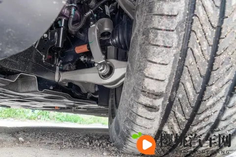 2025款星纪元ET:全能中大型SUV,标配飞鱼底盘20+猎鹰辅助驾驶-3