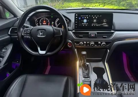 南宁二手车市场遇雅阁准新车:十多万买它到行吗,大家怎么看?-1