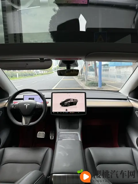 17万多拿下特斯拉Model Y,代步家用真香?-1