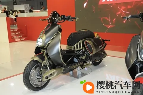 米兰车展丨意塔杰特Roadster 400发布,复古踏板的“变态”演绎-1