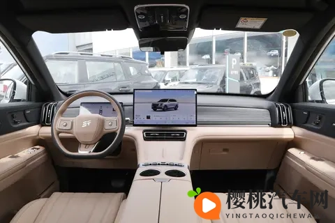 家里选 7 座 SUV,这款新车能让人满意,驾驶顺手、乘坐舒适-1