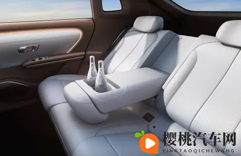 产品力全面越级,启源A06有望真正激活10-15万新能源市场-3