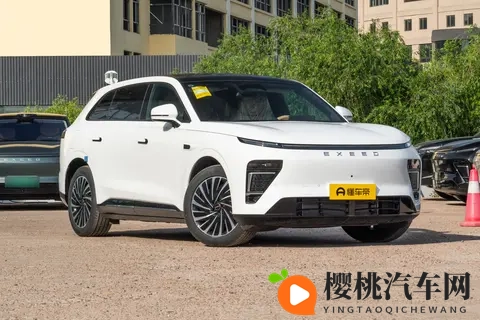 11月买车的都疯了！星纪元ET科技平权，花小钱享受好东西-2