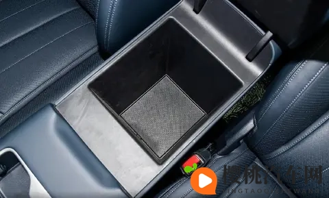 1798万起的硬核SUV，方程豹钛7为何首月销量破两万？-1