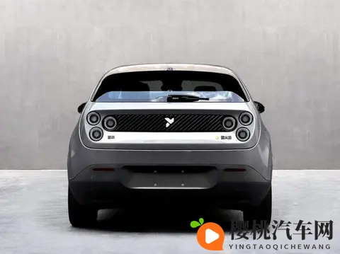 萤火虫改款不换电池,动力加码却拒用宁德换电,这波操作有点意思-2