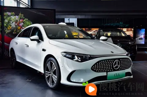 比吉利银河A7还小一圈的车，却被奔驰卖出了“天价”-3