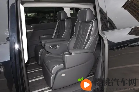 2025 款小鹏 X9 纯电版实车曝光！无图智驾，MPV 也能好开？-1