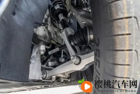 26款岚图梦想家告别“路怒症”与“停车慌”，家庭出行增强信心-1