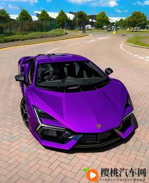锋芒破界,艺术与空气动力学的巅峰——兰博基尼Revuelto设计美学-1