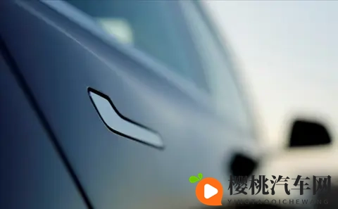 特斯拉即将取消门把手？新设计已申请专利，将门把手装入车门中-1