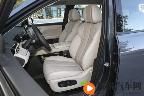 亏电 55L 油耗 + 1240km 续航!AION i60 增程版太懂家用了-3