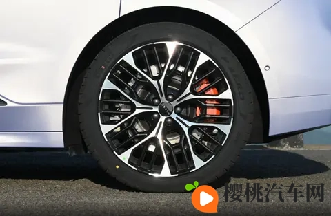 2698万起售,标配900V高压快充平台技术,这款中大型车怎样?-2