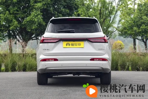 第三代蓝电 E5 PLUS 刚预售就火了!12 万级插混市场有 “狠角色” 了-1