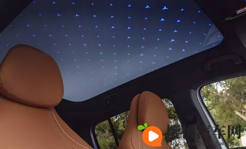 全新一代奔驰GLB下月首发，全新内饰也很有看点-3