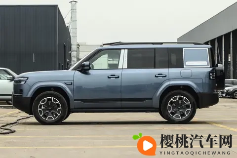 家庭出行选车不纠结?方程豹钛7 1300km续航+1880L空间太实用-2