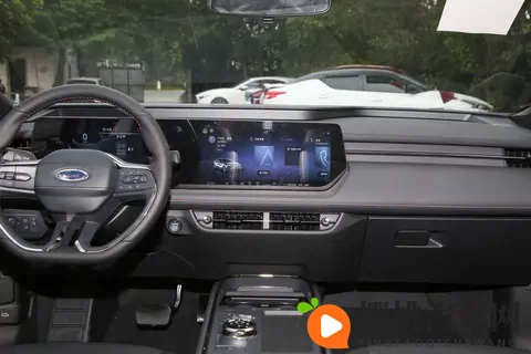 开福特蒙迪欧半年，发现它很适合家用，空间大，配置高，不后悔-1