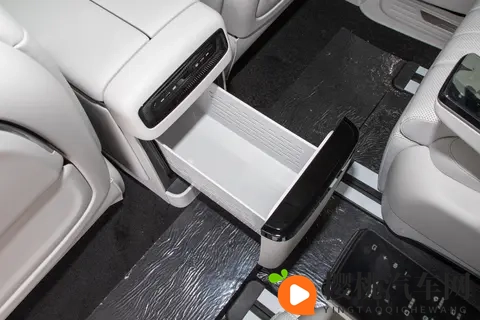 华为乾崑+5C超充,续航1530km,26款岚图梦想家值得选吗?-2