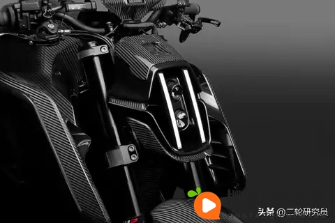 巴博斯跨界摩托车圈！这辆“德系猛兽”能否碾压日系？-1