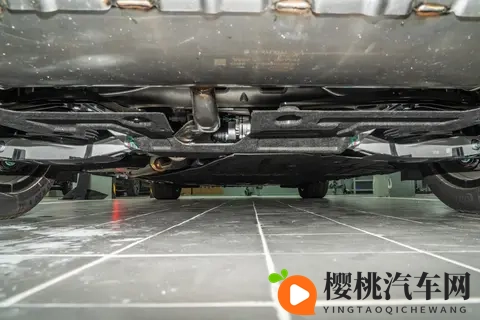 想买新能源 SUV?2025款星纪元 ET,把百万豪车体验塞进家用车!-3