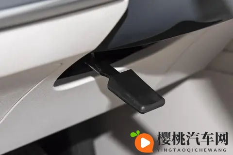 东风奕派eπ007+上市 限时焕新价1399万元起-2