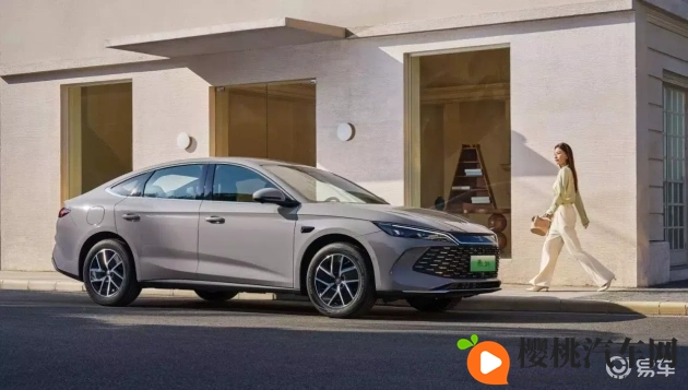 男生被脱得精光玩jiji：少年遭遇不测，当众羞辱不堪-1