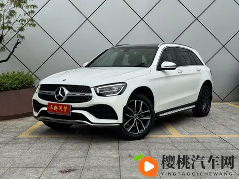 脱裤子打jk白丝校花屁股:JK校花白丝诱惑,脱衣露臀瞬间惊呆众人-3