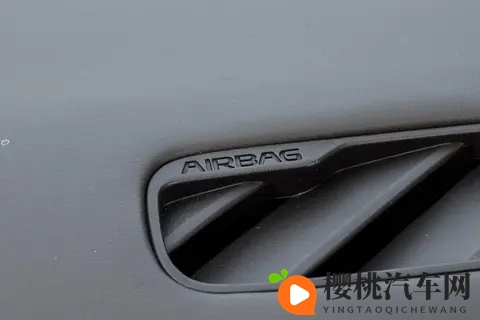 腾势N8L正式发布！20T插混+空悬+6活塞，大六座SUV新标杆？-3