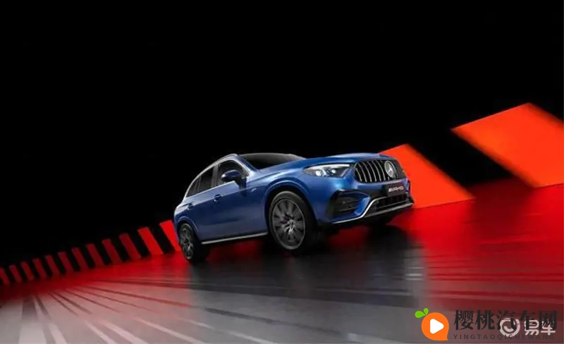 香蕉插进桃子:香蕉巧妙融入桃子佳肴-1