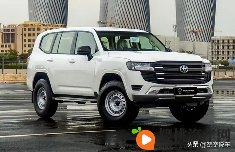 丰田放出王炸!新兰德酷路泽GX约26万,35T+四驱,硬派越野!-1