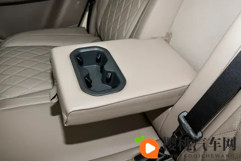 12万级插混SUV，动力扎实，配置丰富，适合家用，看蓝电E5 PLUS-1