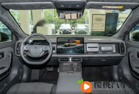 旗舰配置下放!零跑Lafa5预售,8295芯片+19寸轮圈,仅1058万起-2