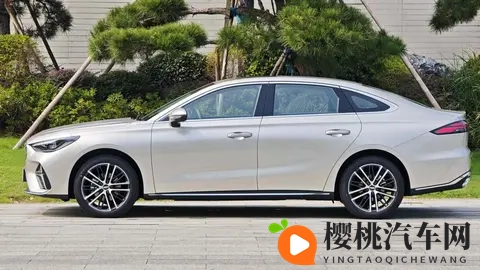 一字马憋着尿练五小时舞蹈:舞蹈练习苦中求,一字马忍尿坚持五小时-3