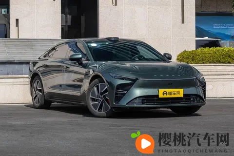 2025 款星纪元 ES价格和福利太实在！15 万多就能拿下高端新能源车​-3