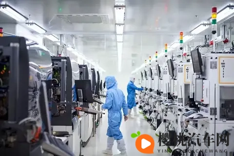 荷兰为讨好美国，亲手引爆欧洲汽车业危机！-1