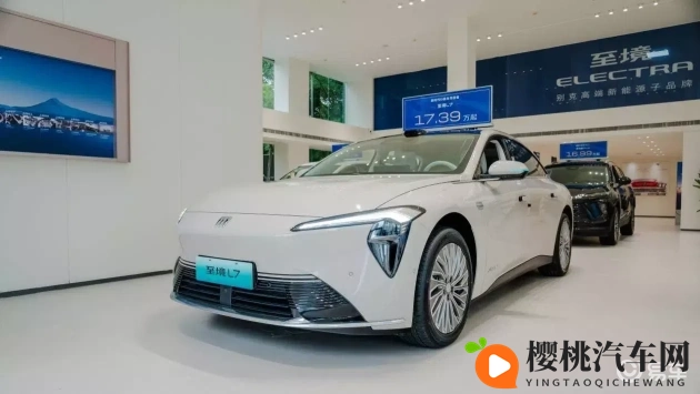 蓝井优太三上悠亚同居:日本艺人蓝井优太与三上悠亚公开恋情,同居生活甜蜜曝光-3