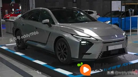 雷克萨斯ES实车现形记，纯电混动双线突围，暗藏玄机的豪华陷阱-1