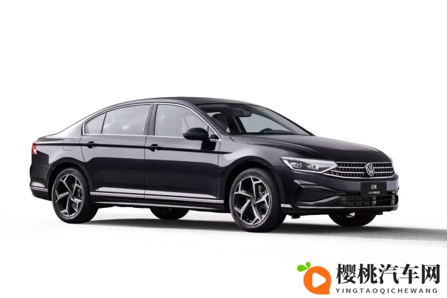 挽起裙子跨开双腿运动:展示活力,轻松迈步,裙摆飞扬运动时-1