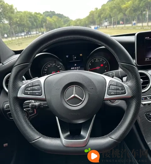 二手奔驰C级：18年运动版，11万多体验豪华品牌！-3