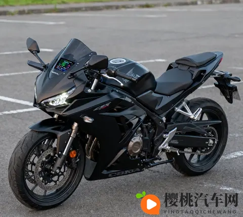 3万级仿赛新标杆 25款本田CBR400R 老头乐名号下藏着真实力-2