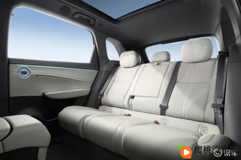 男按摩师把她弄高潮:汽车技术革新:新能源汽车与自动驾驶,未来出行新体验-3