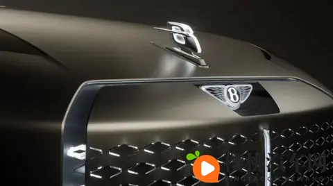 男女剧烈运动打扑克：运动后男女欢聚，扑克牌技大比拼-3