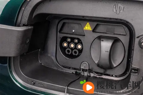 预算20万元以内，想买六座SUV？零跑C16值得一看！-2