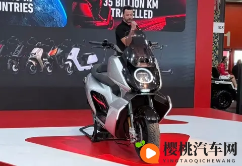 致敬十年奔赴新程！小牛Concept06亮相EICMA，定义未来电摩新标杆-1