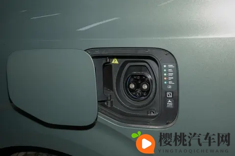 50万买极氪009,还是埃尔法?开完才知道,什么叫降维打击-2