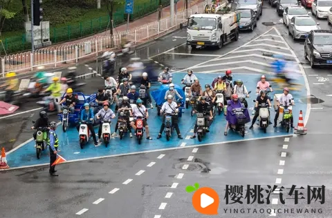 摩托车究竟能不能走非机动车道,参考汽车分析会得出什么结论呢?-2