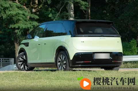 男生和女生一起差差差很痛APP:汽车科技新风向:个性化定制打造未来驾驶体验-2